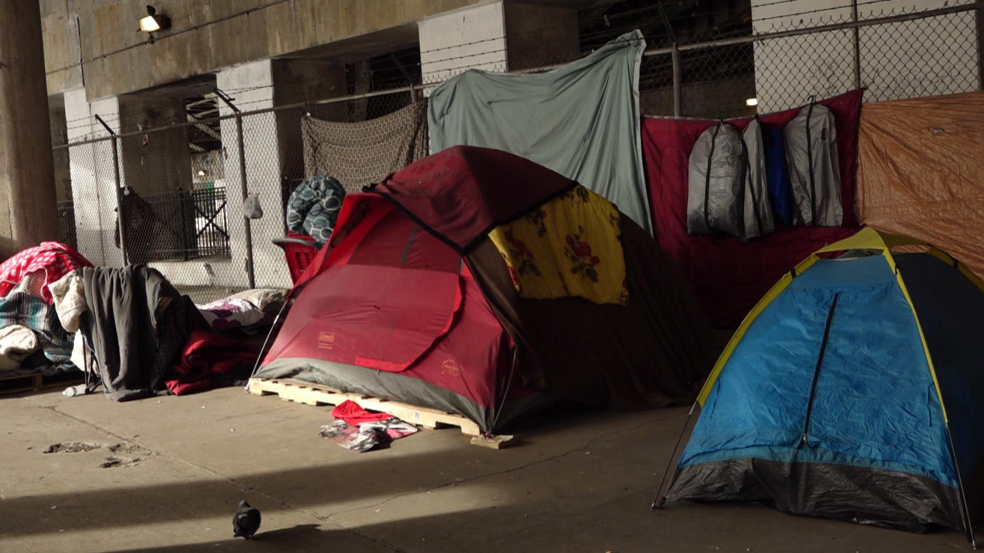 A homeless encampment in Chicago. (WTTW News)