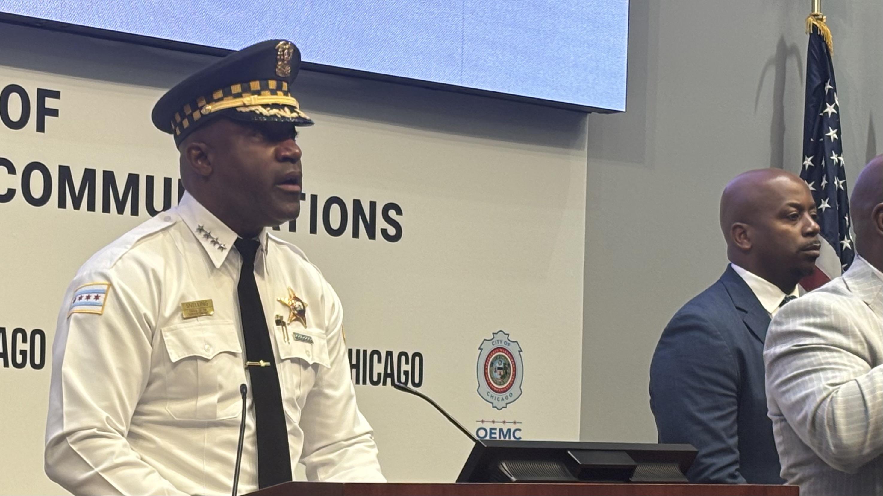 Chicago Police Supt. Larry Snelling addresses the news media, flanked by Deputy Mayor Garien Gatewood on Aug. 21, 2024. (Heather Cherone / WTTW News)