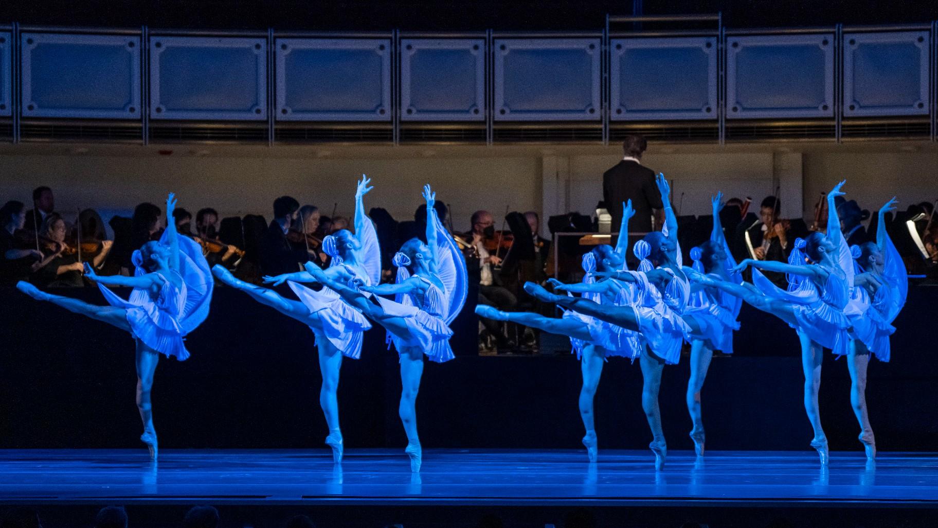 The Joffrey Ballet performs the world premiere of the newly-commissioned “Platée” with choreography by Annabelle Lopez Ochoa set to Rameau’s Suite from Platée performed by the Chicago Symphony Orchestra with conductor Harry Bicket. (Credit: Todd Rosenberg)