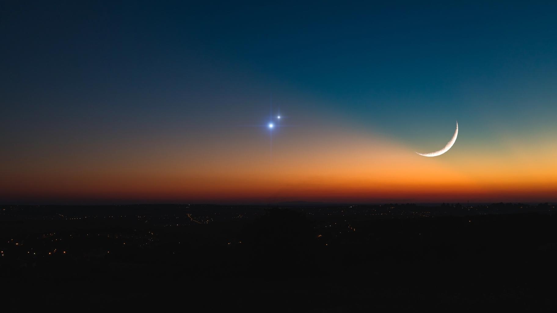 Jupiter outshining Saturn during a spectacular meeting in 2020. (m-gucci / iStock)