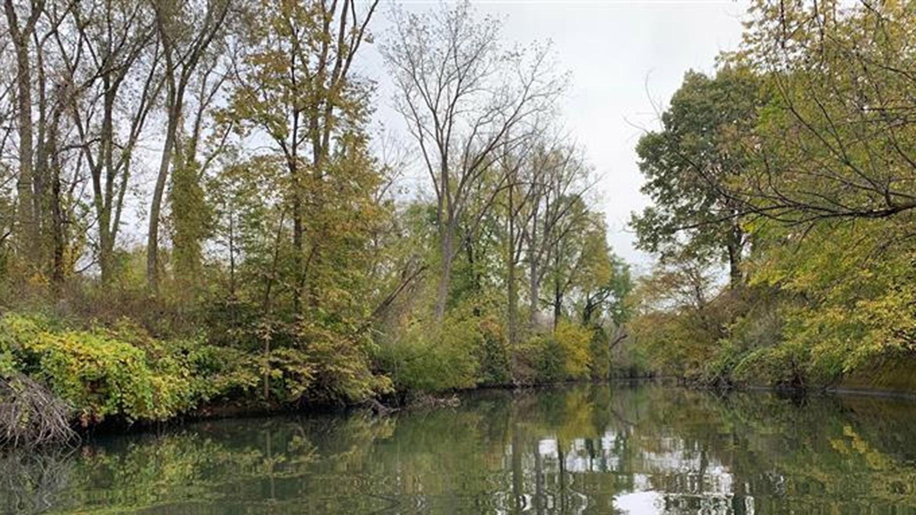 The Little Calumet River. (Charles Morris / National Park Service)