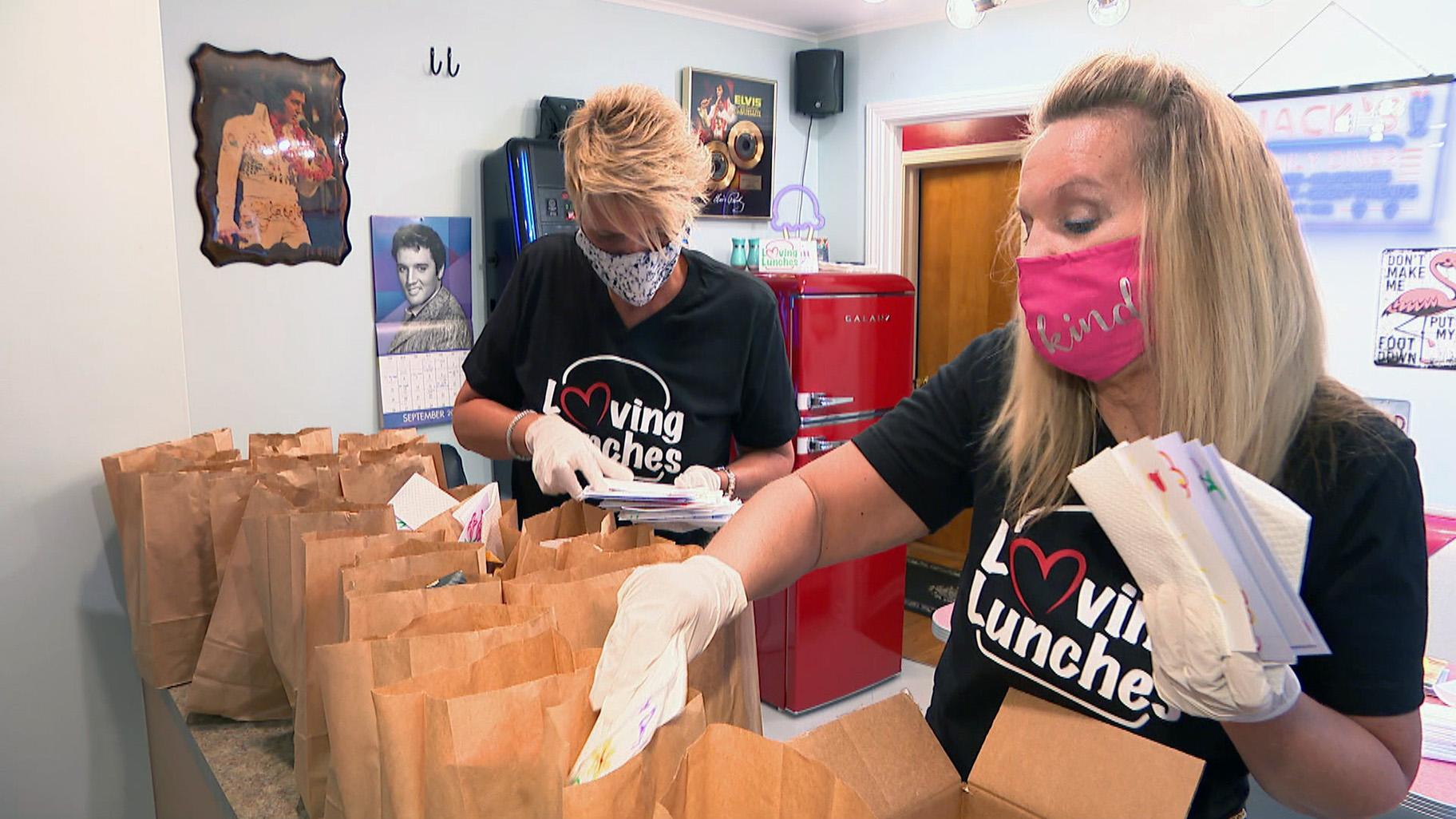 Every Sunday, Ann Marie Frank, along with family members and volunteers, packs up lunches for homeless individuals. (WTTW News)