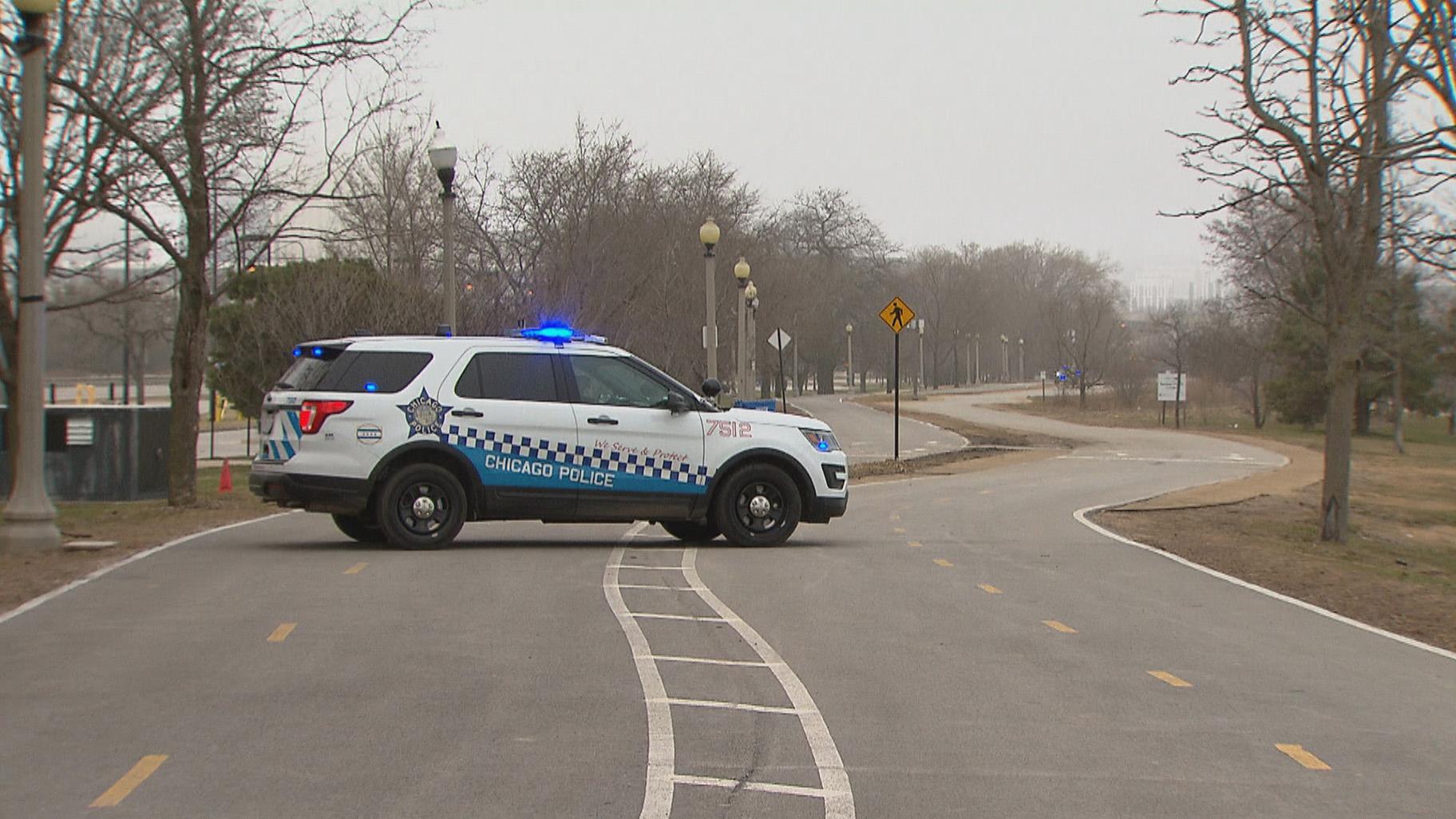 A scene along Chicago’s lakefront on Thursday, March 26, 2020, the day Mayor Lori Lightfoot announced the closure of the lakefront, Riverwalk and The 606 trail to curb the spread of COVID-19. (WTTW News)