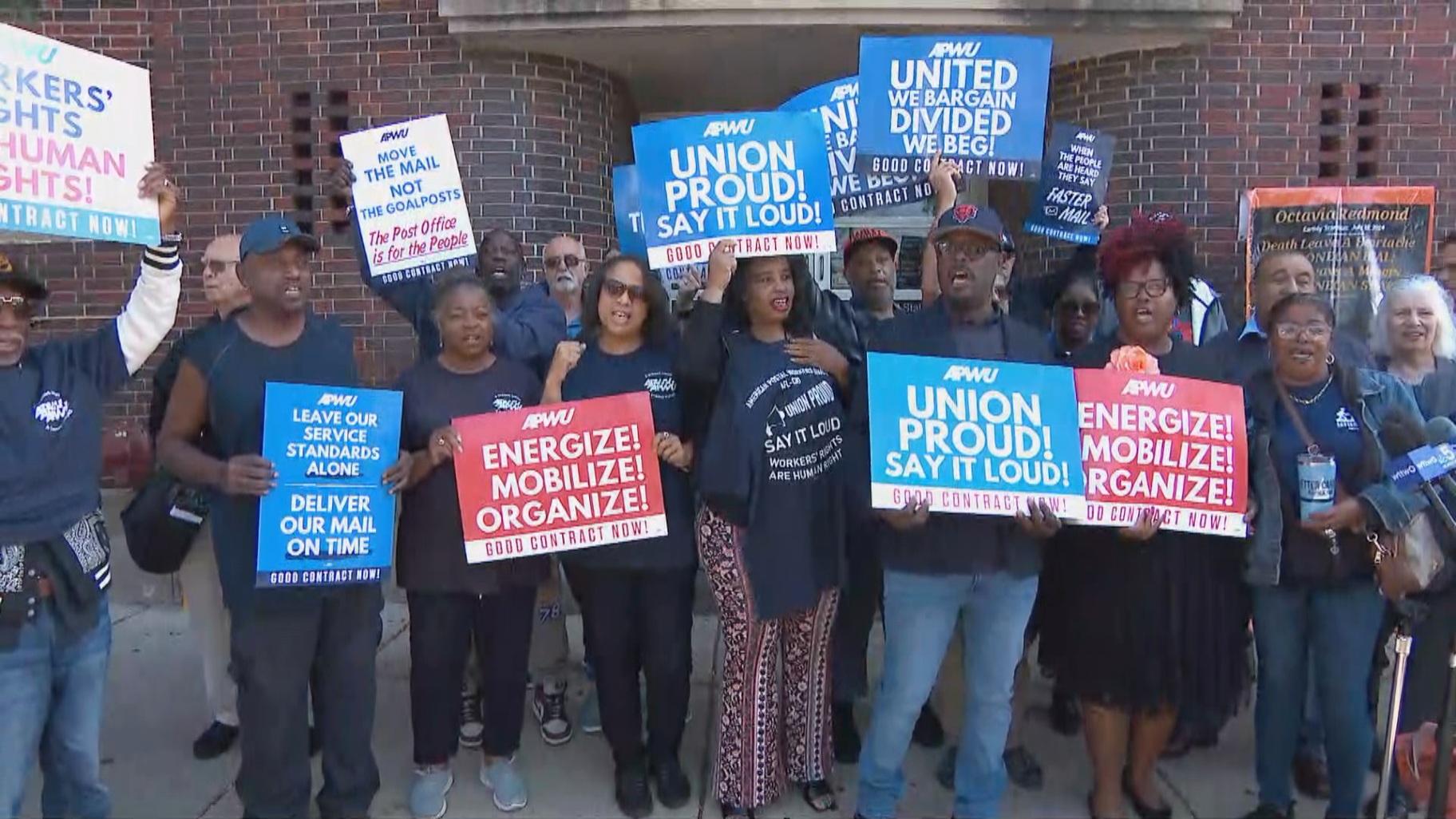 Workers rally outside the Roseland station, 11033 S. State St., on Oct. 1, 2024. (WTTW News)