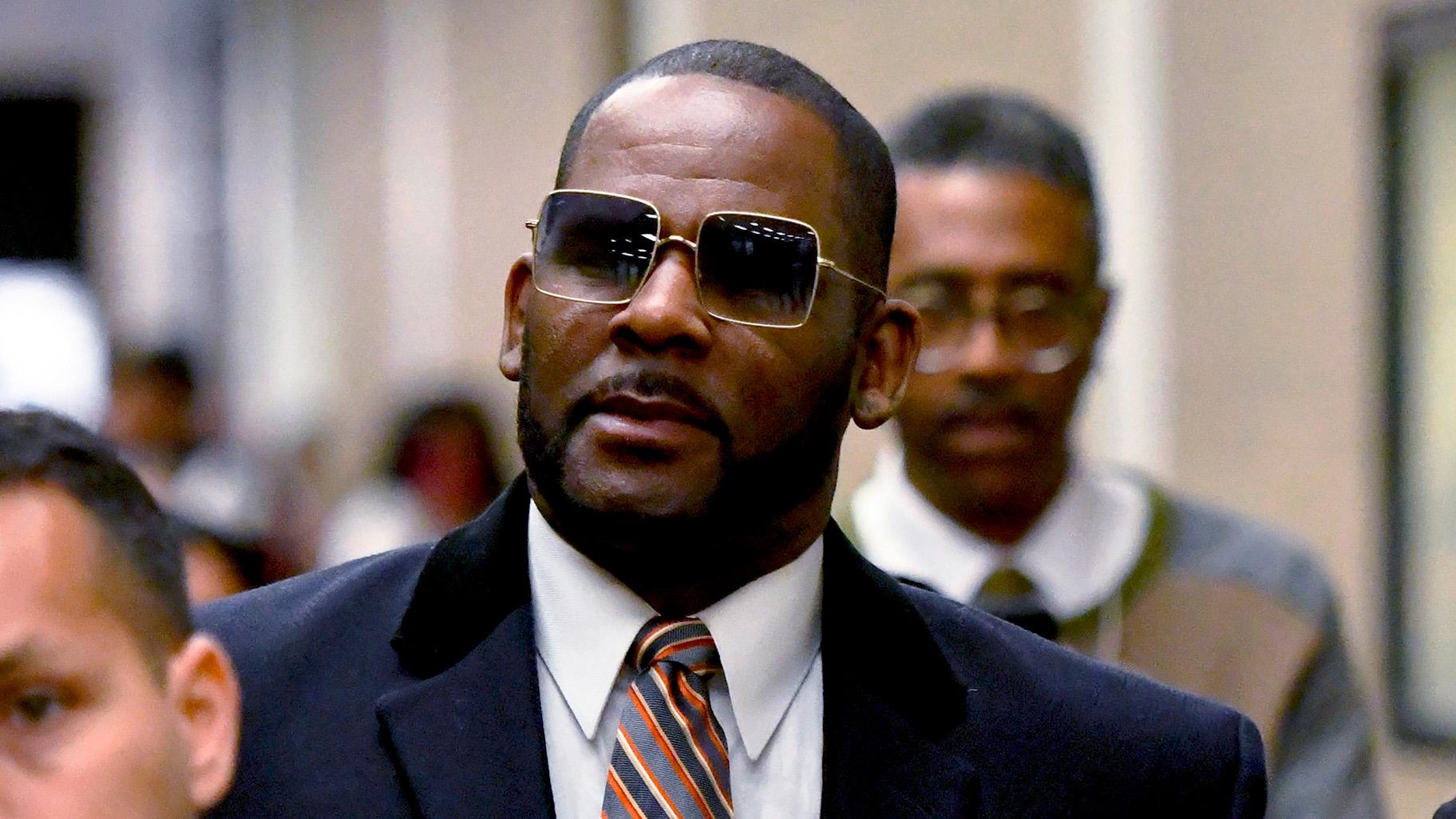 FILE - R. Kelly leaves the Daley Center after a hearing in his child support case, May 8, 2019, in Chicago. (AP Photo / Matt Marton, File) FILE - R. Kelly leaves the Daley Center after a hearing in his child support case, May 8, 2019, in Chicago. (AP Photo / Matt Marton, File)