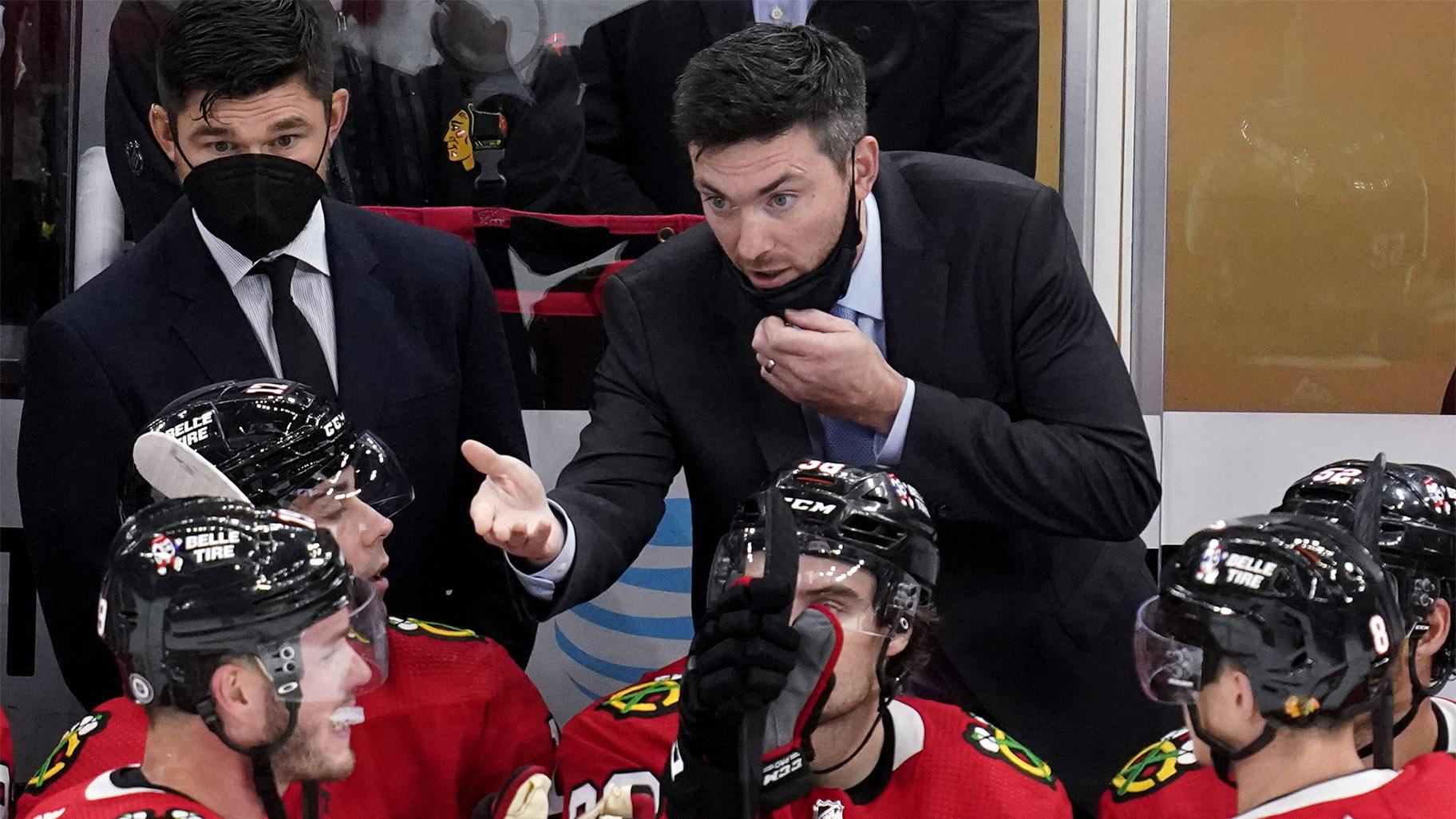 Chicago Blackhawks head coach Jeremy Colliton reacts as he talks to his team during the third period of an NHL hockey game against the Detroit Red Wings in Chicago, Sunday, Oct. 24, 2021. (AP Photo / Nam Y. Huh)