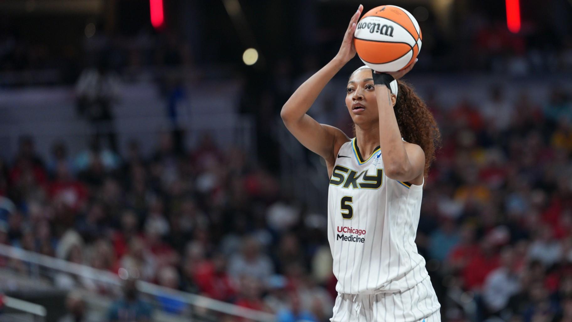 Chicago Sky forward Angel Reese shoots during a WNBA basketball game against the Indiana Fever in Indianapolis, Saturday, May 17, 2025. (AP Photo / AJ Mast) Chicago Sky forward Angel Reese shoots during a WNBA basketball game against the Indiana Fever in Indianapolis, Saturday, May 17, 2025. (AP Photo / AJ Mast)