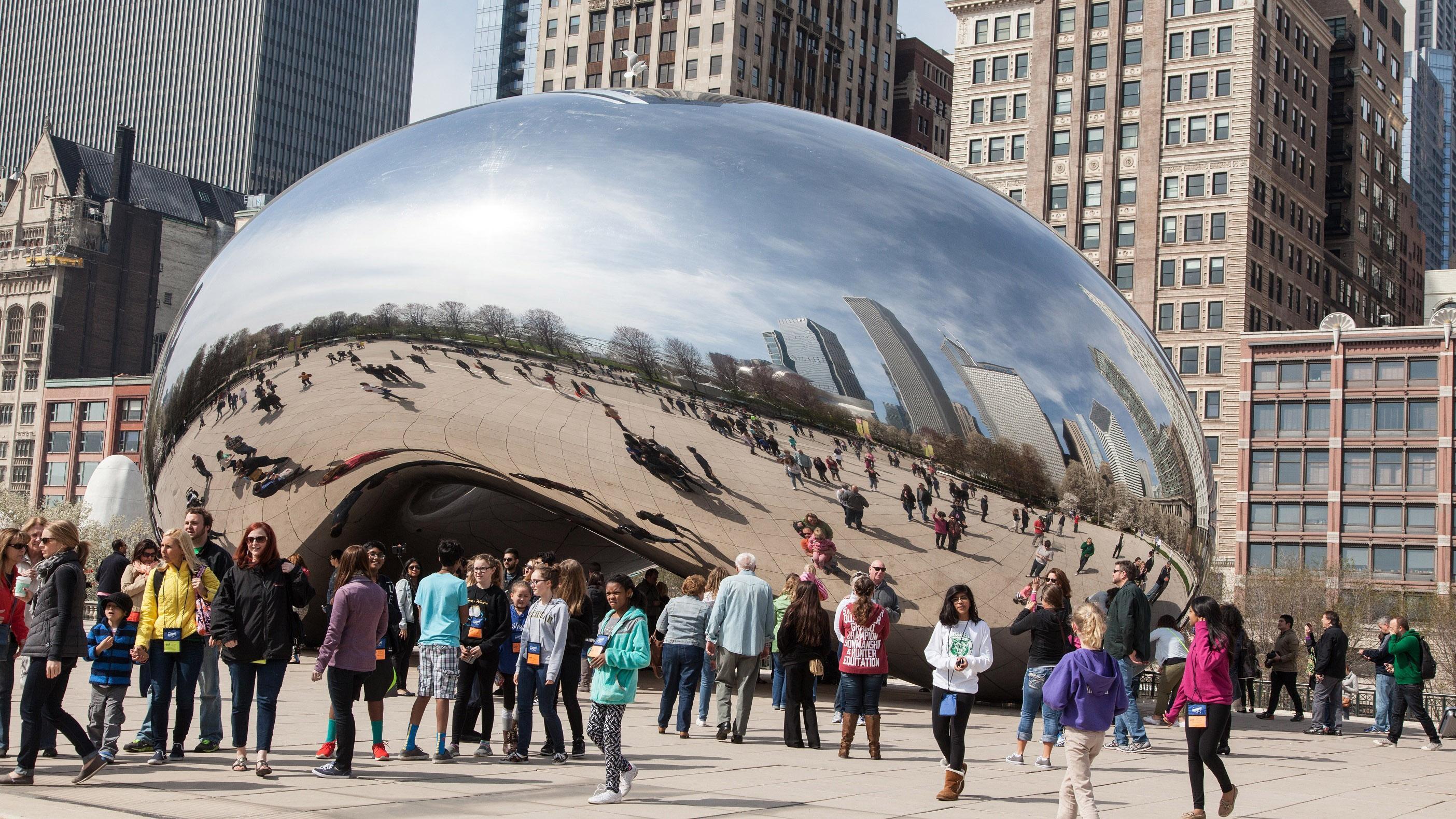 Cloud Gate (Johnny Knight / Statue Stories Chicago)