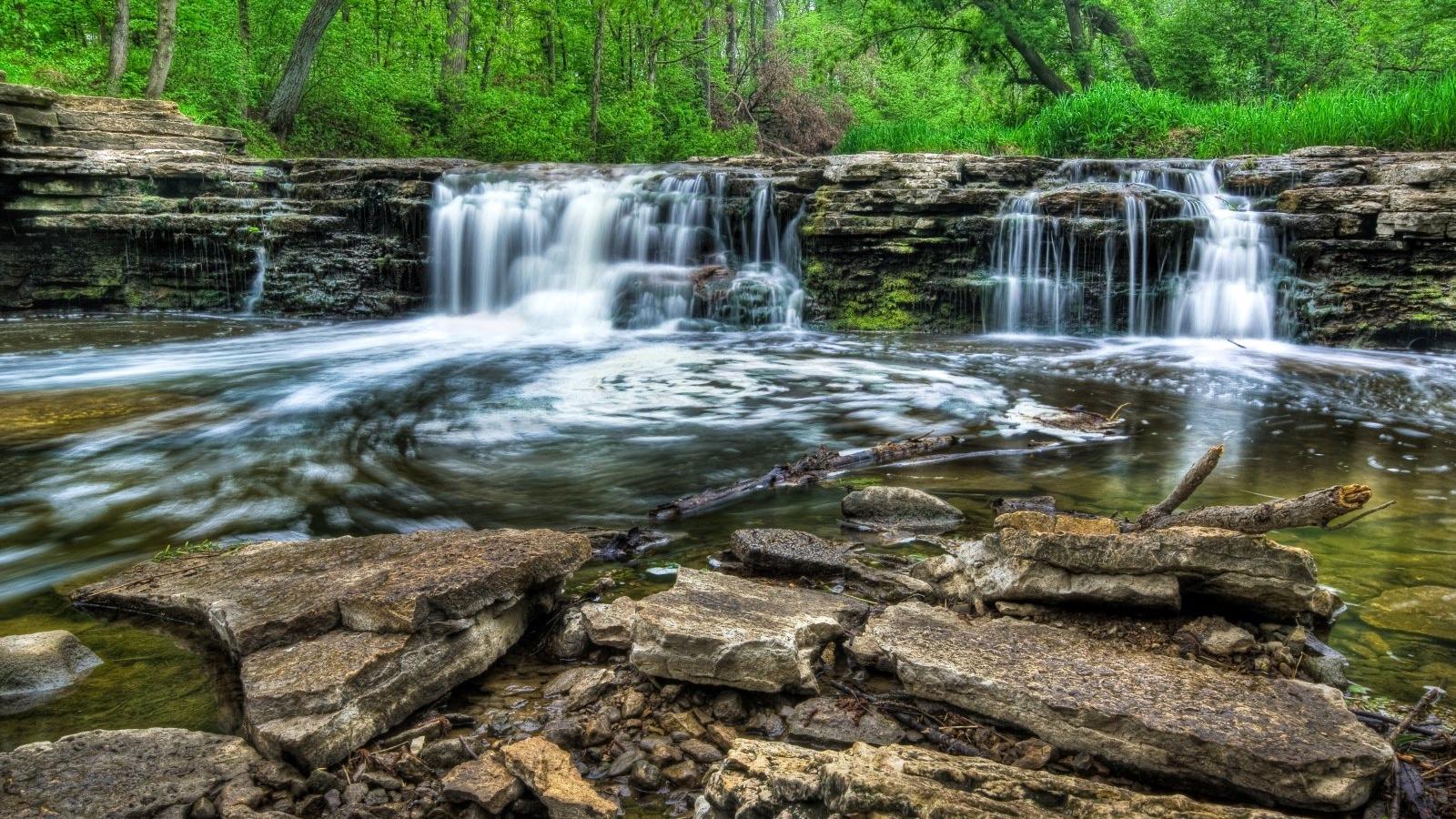 Waterfall Glen is one of the Chicago region's natural wonders. (Robert Martinez / Flickr)