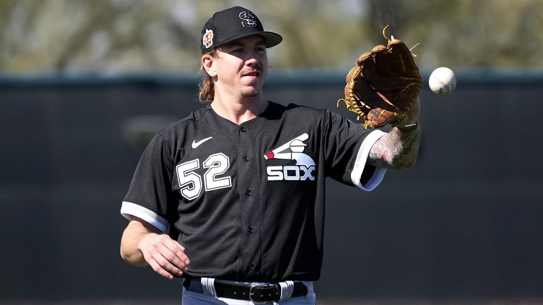 Clevinger Reports to Spring Training as MLB Probes Domestic Violence Charges Against White Sox Pitcher Chicago News WTTW