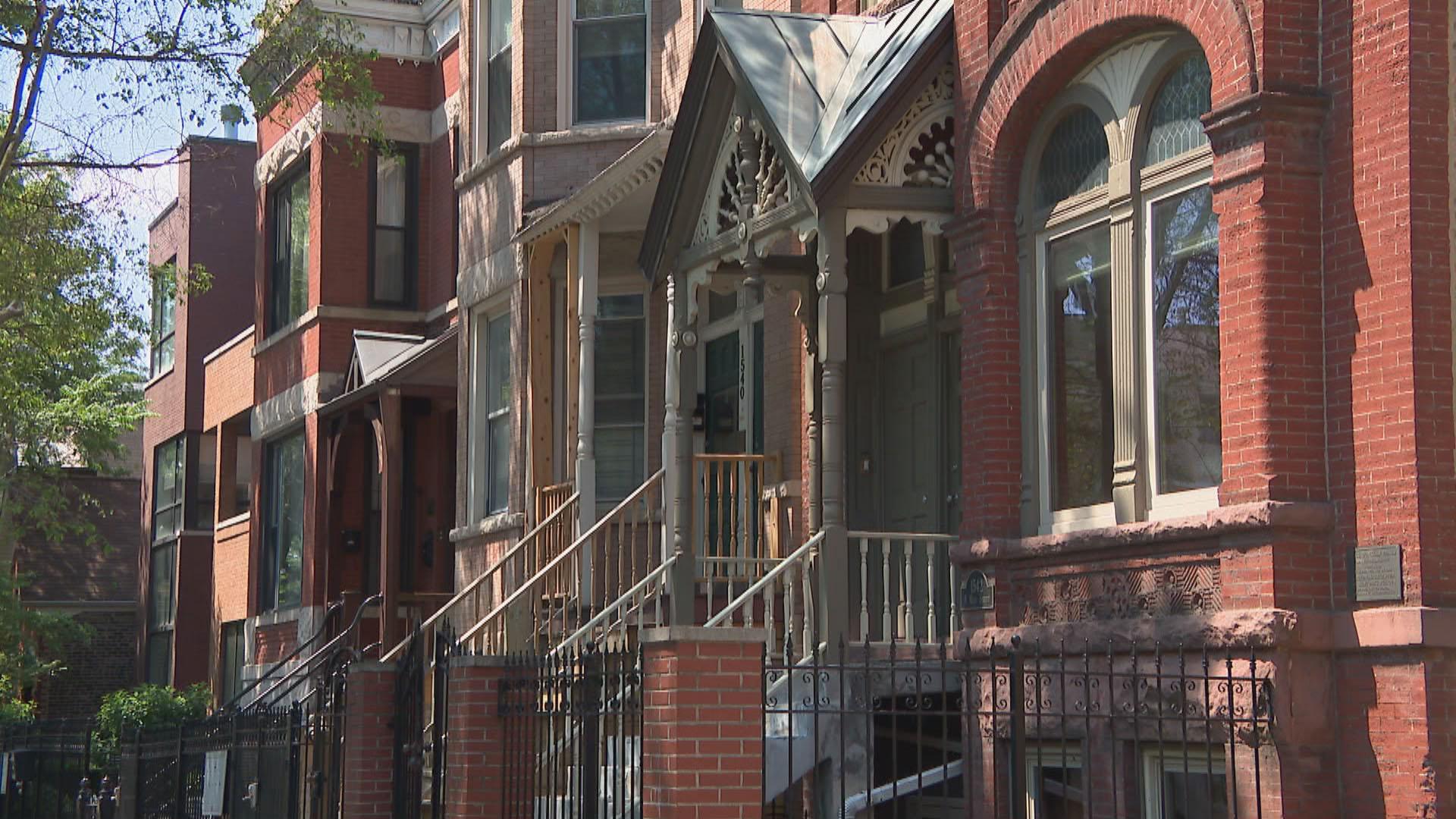 A residential street in Wicker Park in Chicago. (WTTW News)