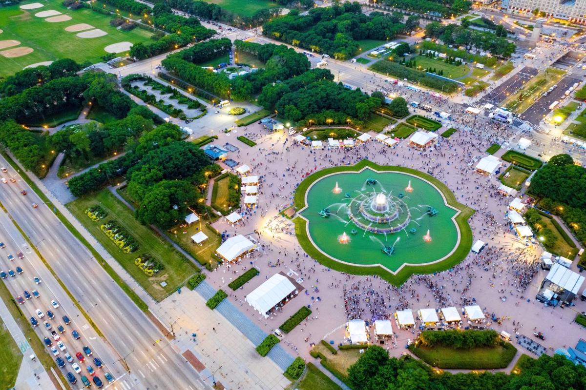 A newly released update to the 2002 framework plan for Grant Park sets out a bold 20-year vision for Chicago's "front yard." One of the boldest proposals would place the section of DuSable Lake Shore Drive, seen in the foreground here, underground in order to connect Buckingham Fountain with the lakefront. (Wirestock / iStock)