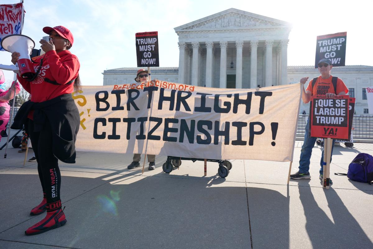 Pro and anti-Trump demonstrators rally outside the U.S. Supreme Court, before justices hear oral arguments on whether President Donald Trump can deny citizenship to children born to parents who are in the United States illegally or temporarily, on Capitol Hill, in Washington, Wednesday, April 1, 2026. (AP Photo / J. Scott Applewhite)