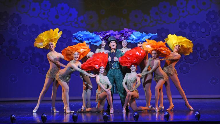 Dan Burton in “42nd Street.” (Credit: Théâtre du Châtelet / Marie-Noëlle Robert)