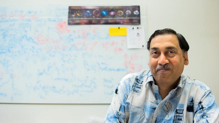 Vikram Dwarkadas, research associate professor in UChicago's Department of Astronomy and Astrophysics (Jean Lachat / University of Chicago)
