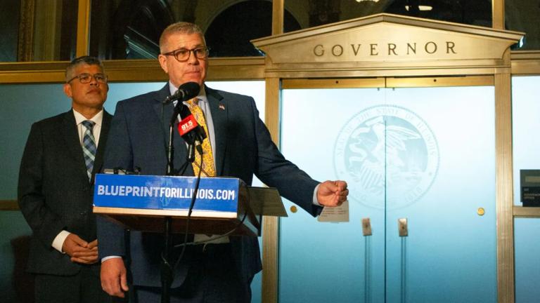 Republican candidate for governor Darren Bailey speaks at a news conference with running mate Aaron Del Mar on Jan. 8, 2026. (Jenna Schweikert / Capitol News Illinois)