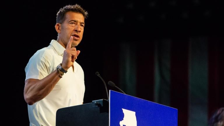 Secretary of State Alexi Giannoulias speaks at the Illinois Democratic County Chairs’ Association annual breakfast in Springfield on Aug. 19, 2026. (Jerry Nowicki / Capitol News Illinois)