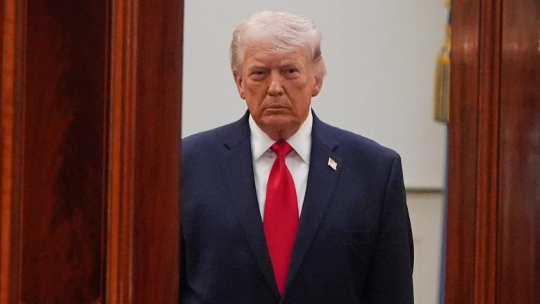 President Donald Trump arrives from the Blue Room to speak about the Iran war from the Cross Hall of the White House on Wednesday, April 1, 2026, in Washington. (AP Photo / Alex Brandon, Pool)