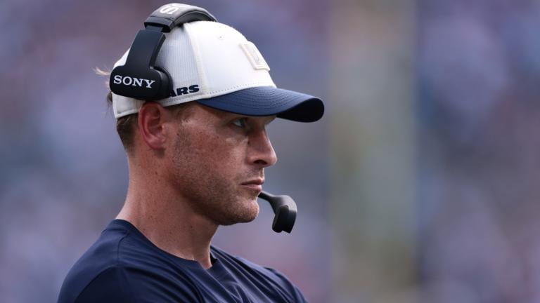Chicago Bears head coach Ben Johnson looks on during the first half of an NFL football game, Sunday, Sept. 13, 2026, in Charlotte, N.C. (AP Photo / Scott Kinser)