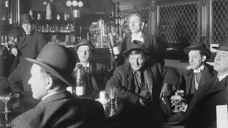 Interior of a Chicago saloon, 1905 (Chicago Daily News negatives collection / Chicago History Museum)