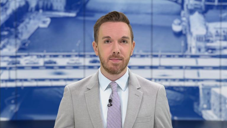 Nick Blumberg hosts the Aug. 19, 2025, episode of "Chicago Tonight." (WTTW News)