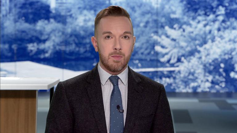 Nick Blumberg hosts "Chicago Tonight" on Nov. 25, 2025. (WTTW News)