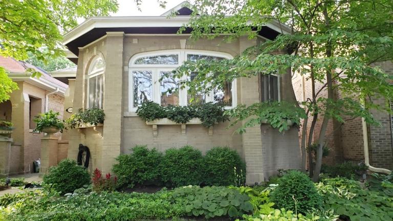 2019 front garden runner-up. (Chicago Bungalow Association)