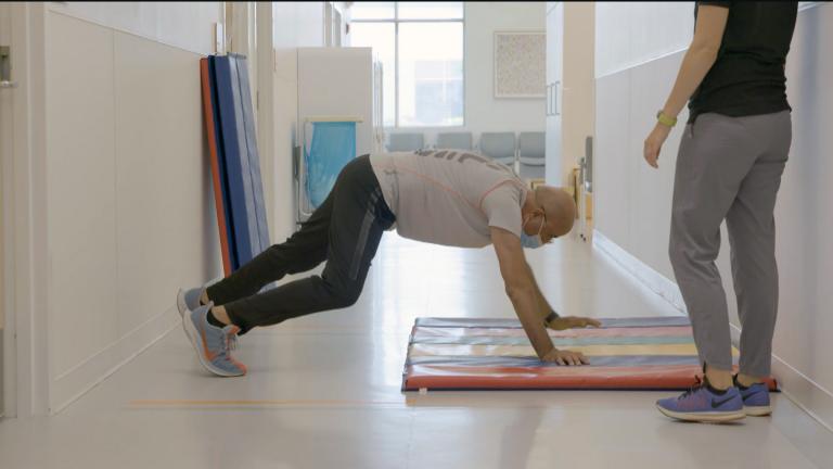 A patient performs COVID-19 rehabilitation exercises under medical supervision at the Shirley Ryan AbilityLab. (Courtesy of Shirley Ryan AbilityLab)