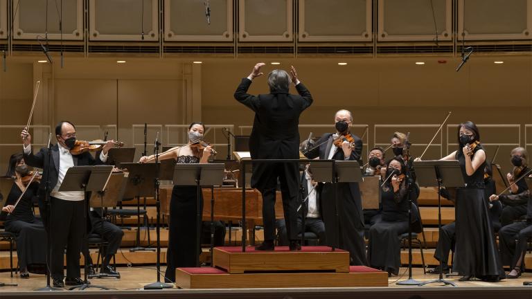 Zell Music Director Riccardo Muti leads Chicago Symphony Orchestra Concertmaster Robert Chen, Associate Concertmaster Stephanie Jeong, Assistant Concertmaster David Taylor, and Assistant Concertmaster Yuan-Qing Yu in Vivaldi’s Concerto in B Minor for Four Violins and Cello. (Credit Todd Rosenberg Photography) 