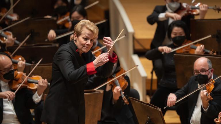 Conductor Marin Alsop leads the Chicago Symphony Orchestra in Barber’s Symphony No. 1. (Credit: Todd Rosenberg)