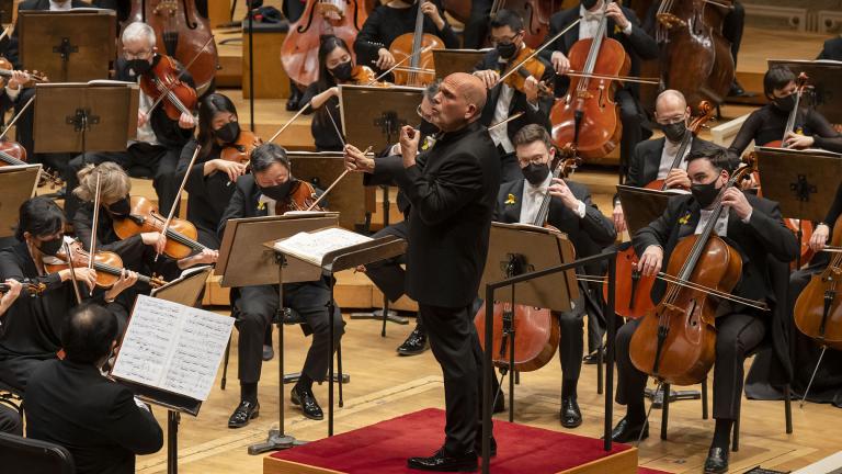 Guest conductor Jaap van Zweden leads the Chicago Symphony Orchestra in Mahler’s “Symphony No. 6 in A Minor” on April 21, 2022. (Credit: Todd Rosenberg)
