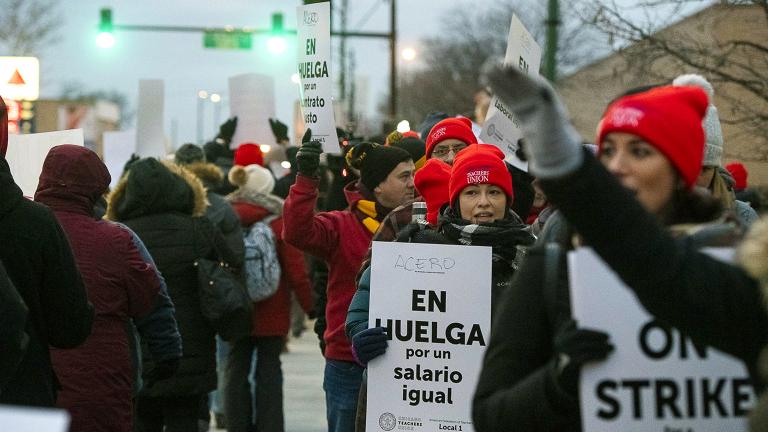 Educators with Acero charter schools strike outside Veterans Memorial Charter School Campus on Tuesday, Dec. 4, 2018. (Tyler LaRiviere / Chicago Sun-Times via AP)