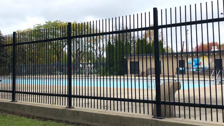 Chicago Park District pool at River Park. (Patty Wetli / WTTW News)