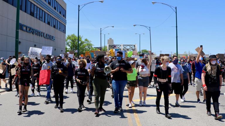 Thousands gathered Saturday, June 6, 2020 in Chicago’s Union Park and marched to Seward Park to peacefully protest police brutality and call for justice. (Evan Garcia / WTTW News) Thousands gathered Saturday, June 6, 2020 in Chicago’s Union Park and marched to Seward Park to peacefully protest police brutality and call for justice. (Evan Garcia / WTTW News)