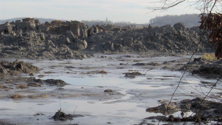 Piles of coal ash after a 2008 spill at the Kingston Fossil Plant in Tennessee. (Brian Stansberry / Wikimedia Commons)