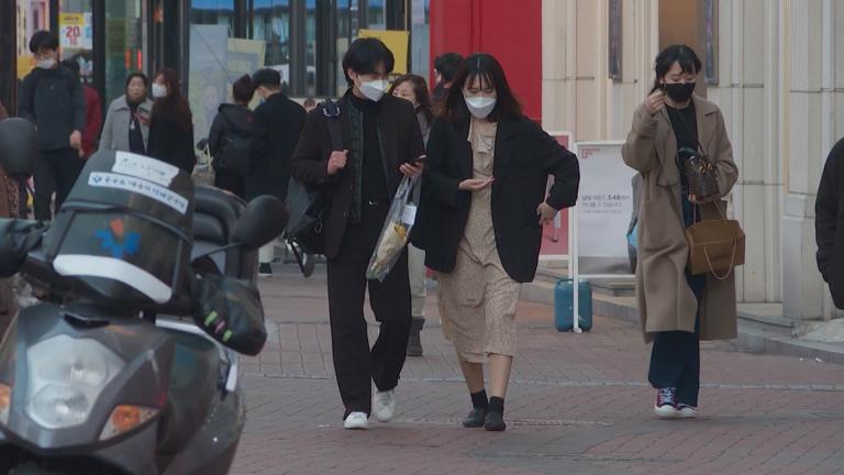 Monday’s market reaction to the coronavirus signaled concern that stricter methods to control its spread would further throttle global supply chains. (WTTW News via CNN)