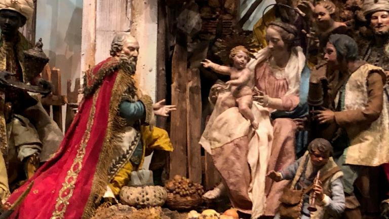 A scene from the Neapolitan crèche at the Art Institute of Chicago. (Marc Vitali / WTTW News)
