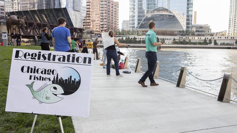 Hundreds of anglers participate in the #ChicagoFishes event Oct. 13 to celebrate decades of cleanup efforts to the Chicago River. (© Shedd Aquarium)