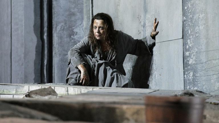 Nina Stemme in Lyric Opera’s production of “Elektra.” (Credit: Cory Weaver) Nina Stemme in Lyric Opera’s production of “Elektra.” (Credit: Cory Weaver)