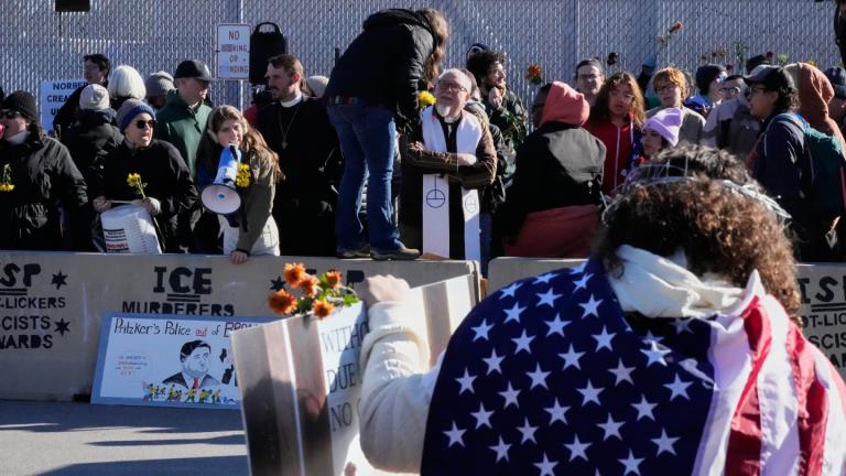 Protesters gather outside an ICE processing facility in Broadview, Ill. a suburb of Chicago, Friday, Oct. 24, 2025. (AP Photo / Nam Y. Huh)