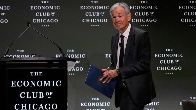 Chair of the Board of Governors of the Federal Reserve System Jerome Powell takes the stage to speak during an event hosted by the Economic Club of Chicago, Wednesday, April 16, 2025, in Chicago. (AP Photo / Erin Hooley)