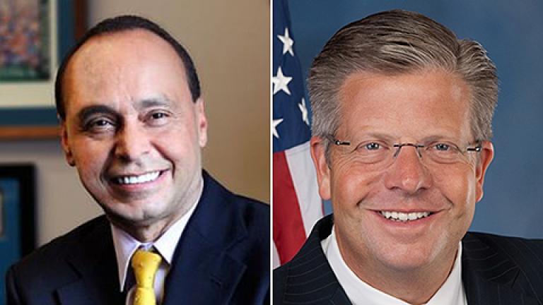 Illinois Congressmen Luis Gutiérrez, left, and Randy Hultgren