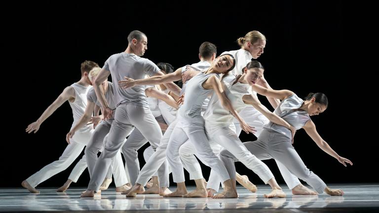 Hubbard Street Dance Chicago in “The Loss of Place” by Brian Brooks. (Photo by Todd Rosenberg)