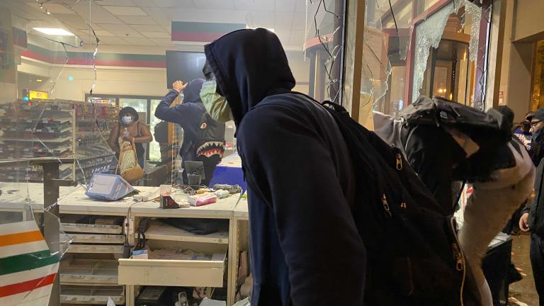 Scenes from Chicago protests on Saturday, May 30, 2020 over the killing of George Floyd. (Hugo Balta / WTTW News)