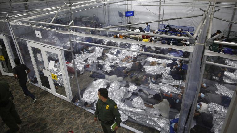 Migrant families will be held at hotels in the Phoenix area in response to a growing number of people crossing the U.S.-Mexico border, authorities said Friday, April 9, 2021 another step in the Biden administration's rush to set up temporary space for them. (AP Photo / Dario Lopez-Mills, Pool, File) Migrant families will be held at hotels in the Phoenix area in response to a growing number of people crossing the U.S.-Mexico border, authorities said Friday, April 9, 2021 another step in the Biden administration's rush to set up temporary space for them. (AP Photo / Dario Lopez-Mills, Pool, File)