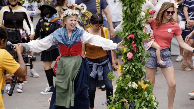 Midsommar maypole. (Timmy Samuel / Starbelly Studios)