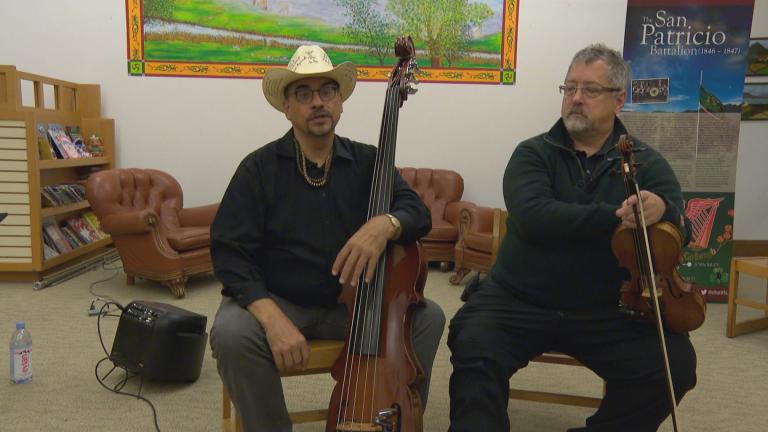 Juan Dies and Seán Cleland join their traditional Mexican and Irish music together. (WTTW News)