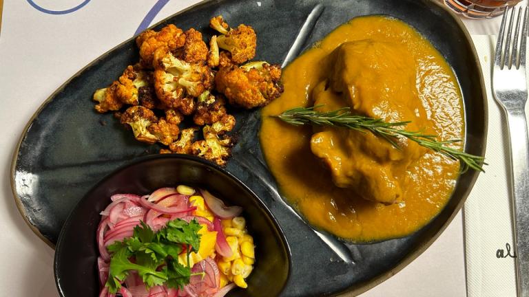 Alamesa in Buenos Aires is a restaurant designed to employ neurodivergent individuals. (Kate Wunderlich / Medill)