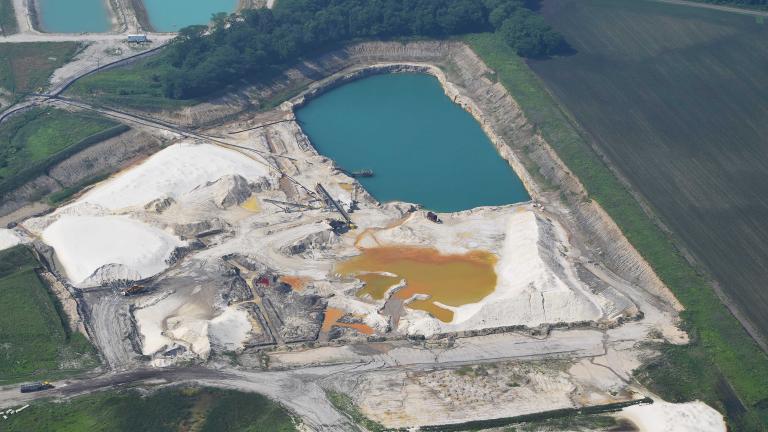 A sand mine in LaSalle County operated by U.S. Silica (Ted Auch / FracTracker Alliance)
