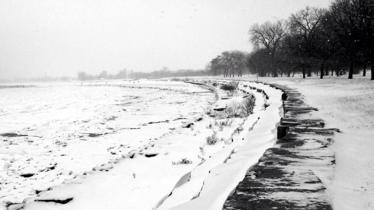 Lakefront between Foster and Lawrence; photo by Elliot Mandel